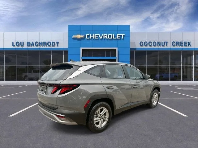 2026 Hyundai Tucson SE photo 8