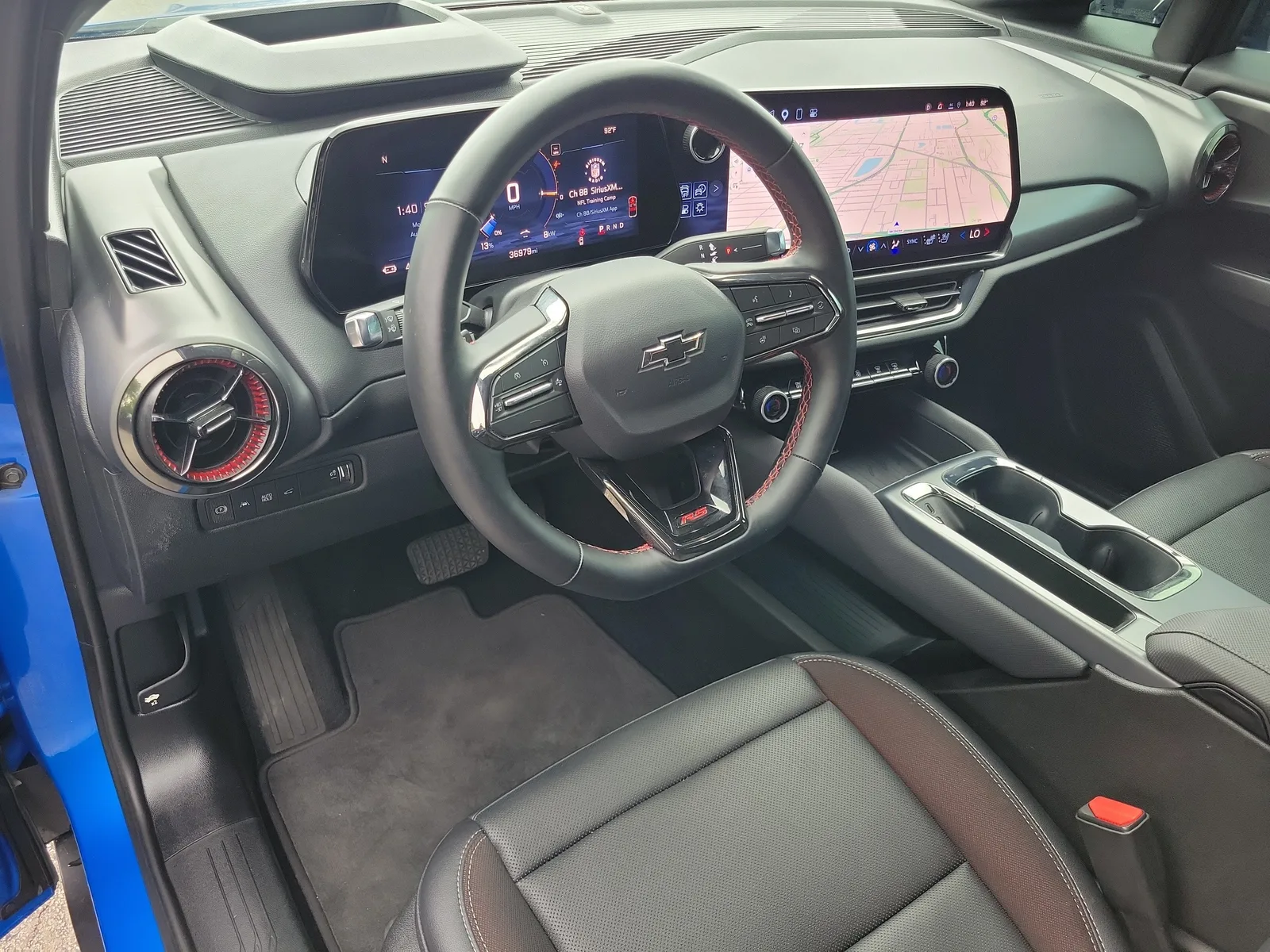 2025 Chevrolet Equinox EV RS photo 21