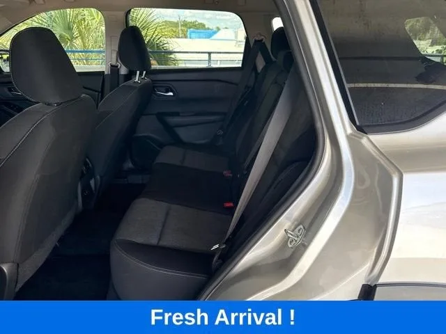 2024 Nissan Rogue SV photo 12