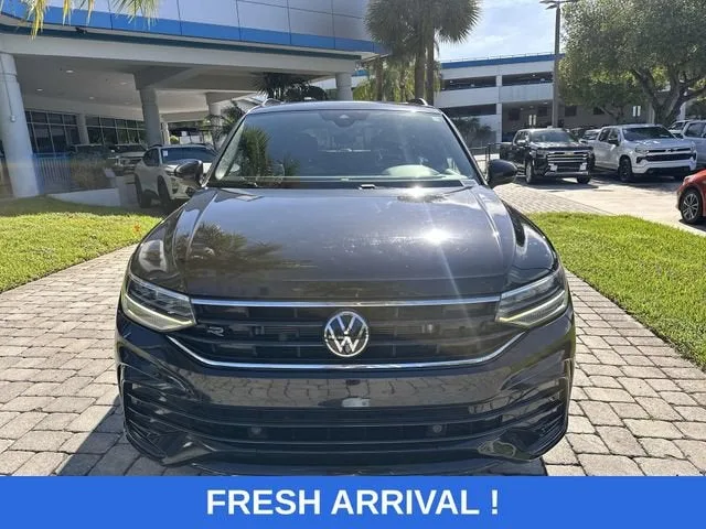 2022 Volkswagen Tiguan SE R-Line Black photo 18