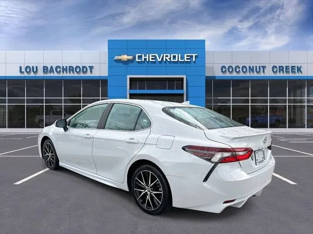 2024 Toyota Camry SE photo 6