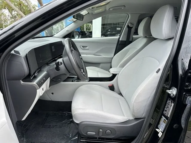 2025 Hyundai Kona SEL photo 30