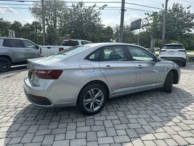 2024 Volkswagen Jetta SE photo 31