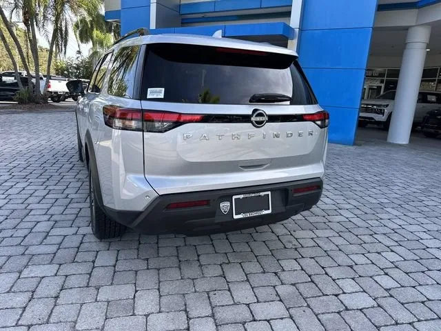 2025 Nissan Pathfinder SV photo 35