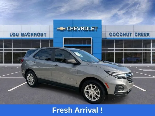 2024 Chevrolet Equinox LS photo 2