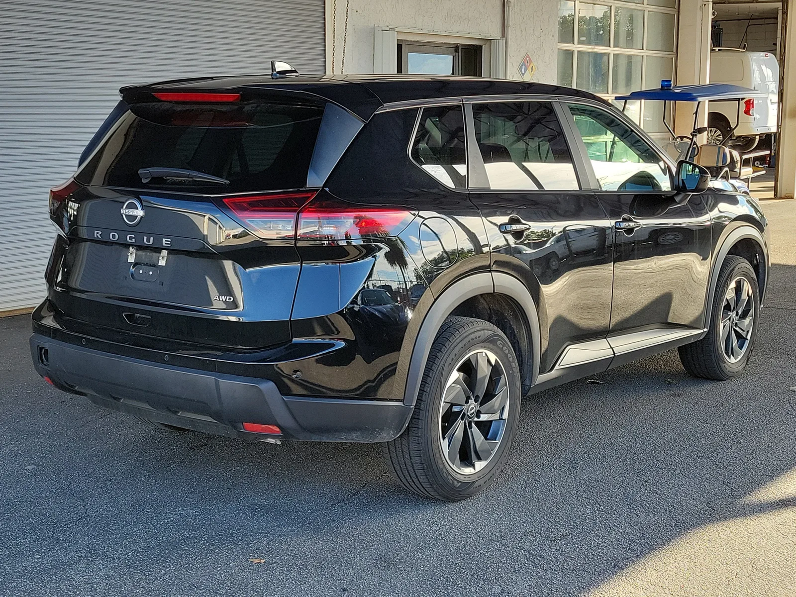 2025 Nissan Rogue SV photo 5