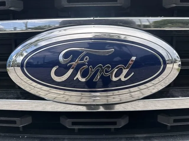 2023 Ford F-150 XL photo 10