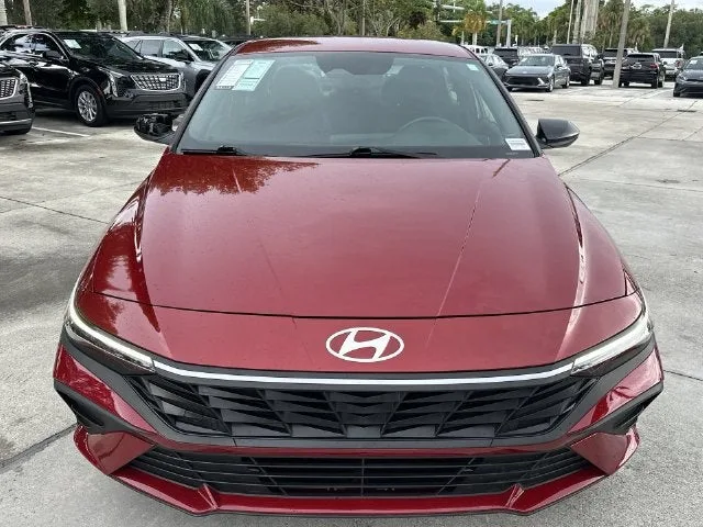 2025 Hyundai Elantra SEL Sport photo 15