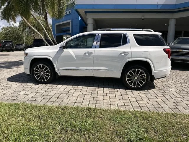 2021 GMC Acadia Denali photo 32