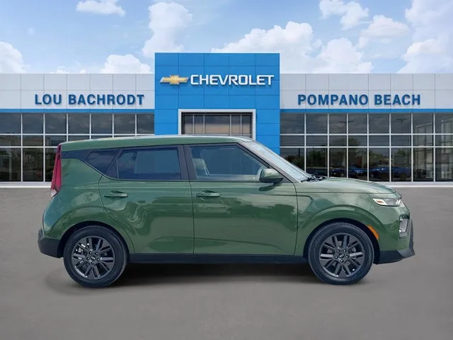2021 Kia Soul EX photo 2