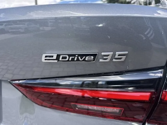 2023 BMW i4 eDrive35 photo 37
