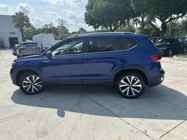 2024 Volkswagen Taos SE photo 40