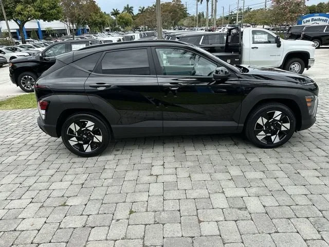 2025 Hyundai Kona SEL photo 14