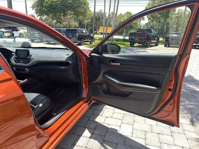 2022 Nissan Altima 2.5 SR photo 23