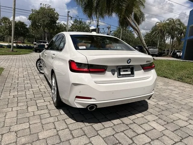 2025 BMW 3 Series 330i photo 12