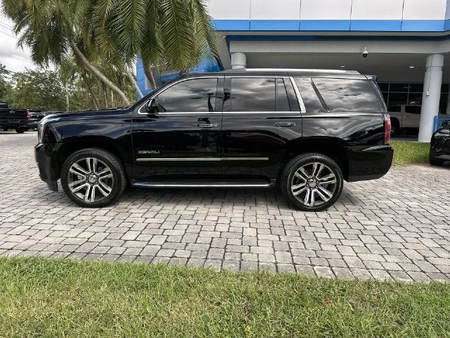 2019 GMC Yukon Denali photo 32