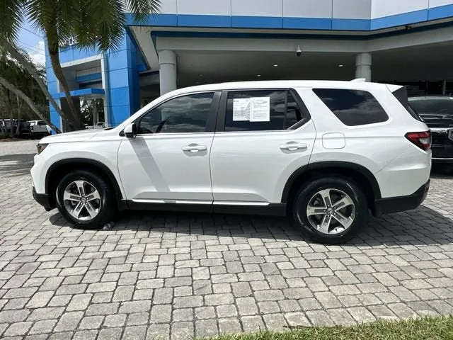 2023 Honda Pilot EX-L 8 Passenger photo 35