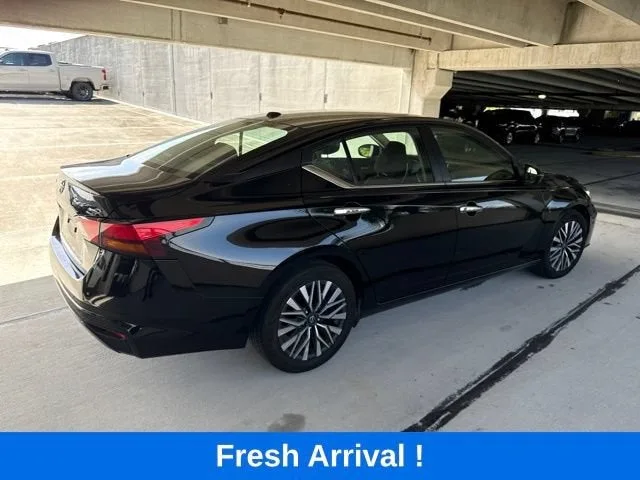 2025 Nissan Altima SV photo 16
