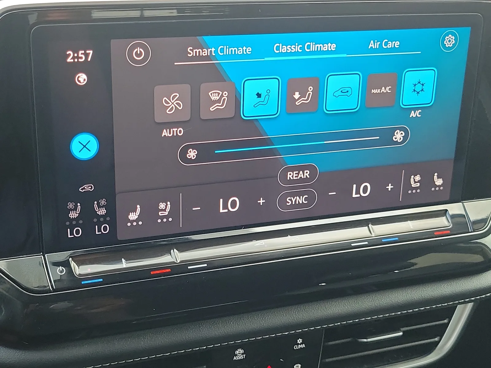 2024 Volkswagen Atlas 2.0T SE photo 30