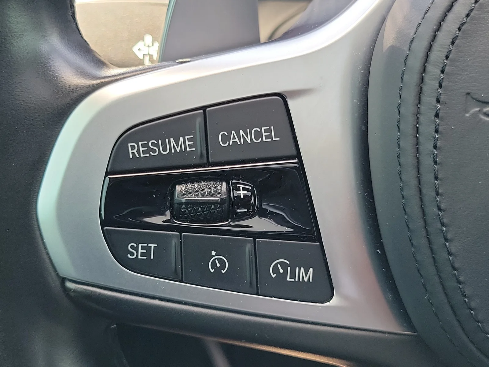 2020 BMW 3 Series 330i photo 27