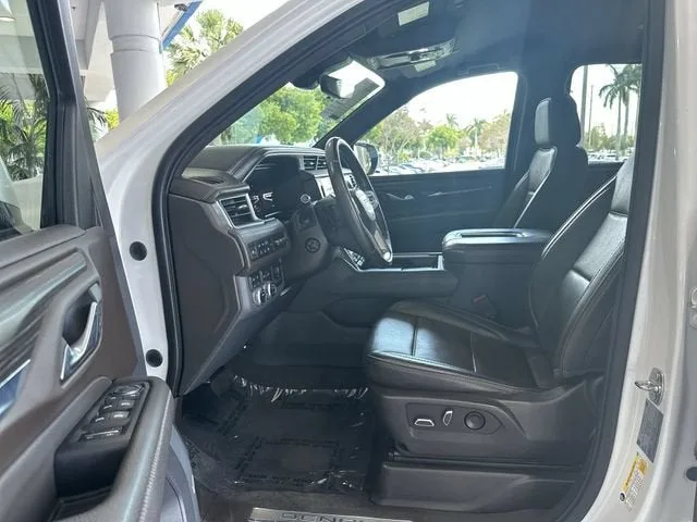 2022 GMC Yukon XL Denali photo 22