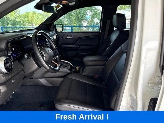 2023 Chevrolet Colorado LT photo 2