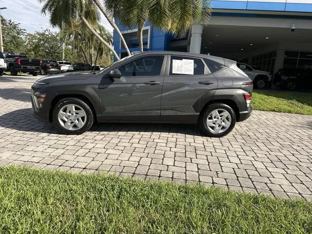 2024 Hyundai Kona SE photo 32