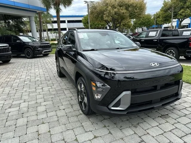 2025 Hyundai Kona SEL photo 16