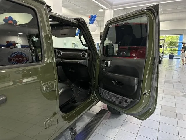 2022 Jeep Wrangler Unlimited Rubicon 392 photo 23