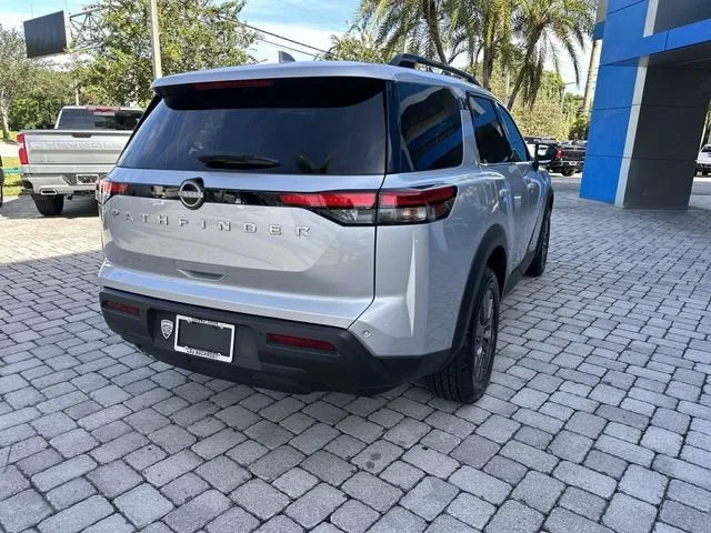 2025 Nissan Pathfinder SV photo 37