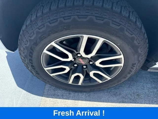 2023 GMC Yukon AT4 photo 23