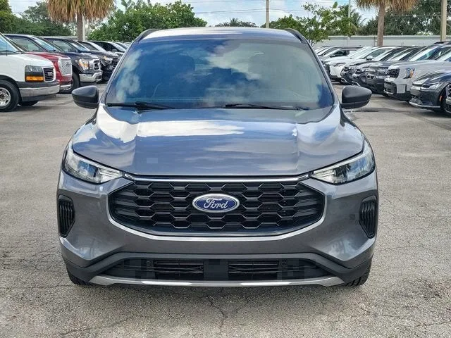 2025 Ford Escape ST-Line photo 5