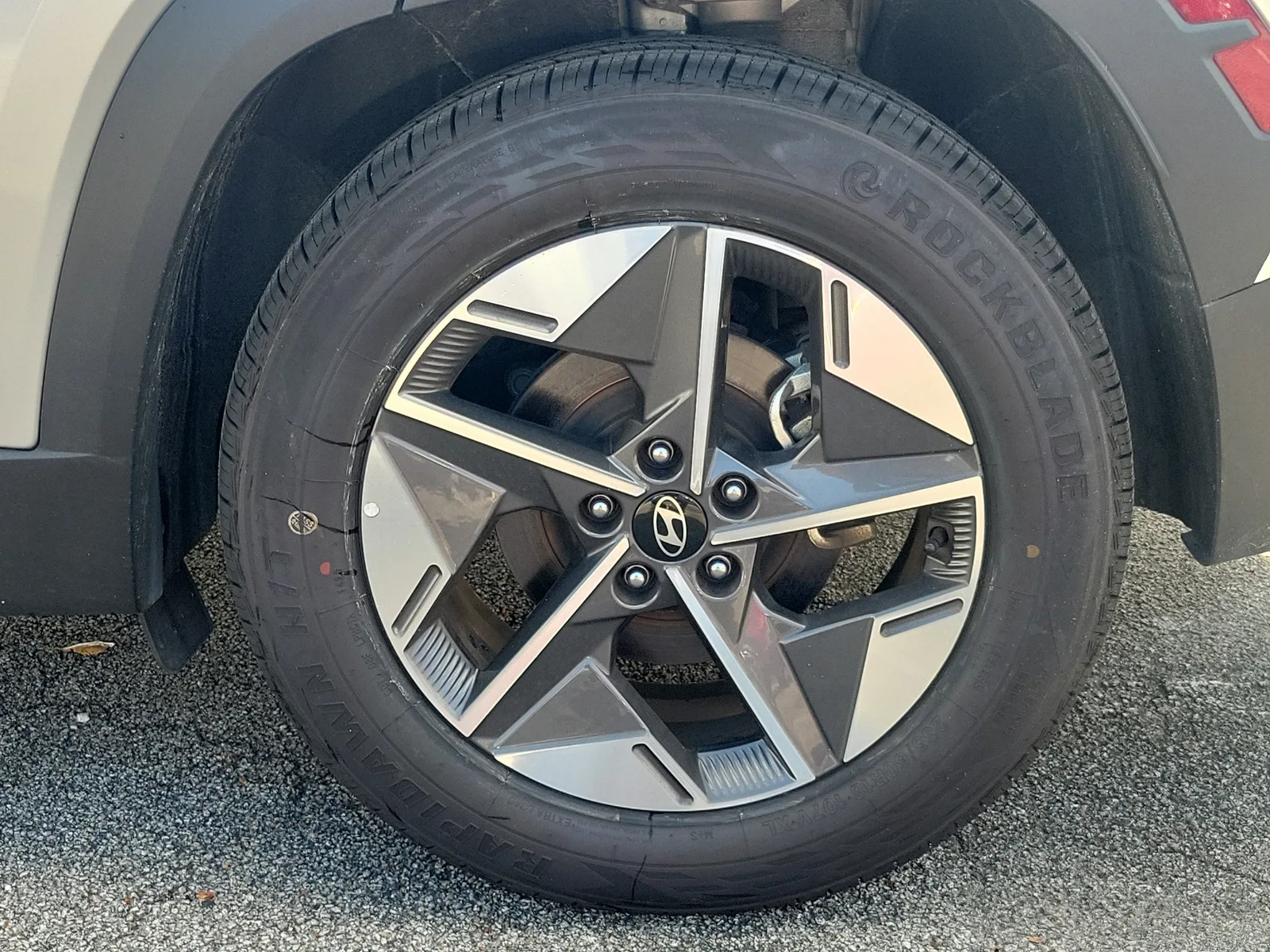 2025 Hyundai Tucson SEL photo 2