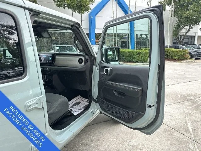 2024 Jeep Wrangler 4xe Sahara photo 23
