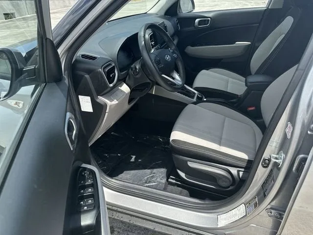 2025 Hyundai Venue SEL photo 30