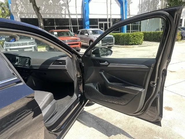 2024 Volkswagen Jetta SE photo 23