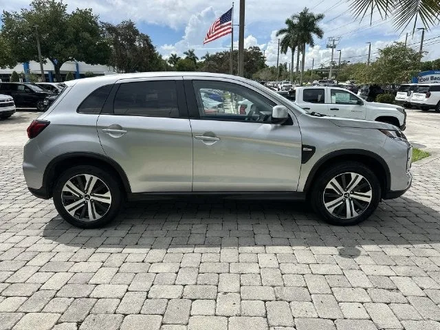2025 Mitsubishi Outlander Sport S photo 14