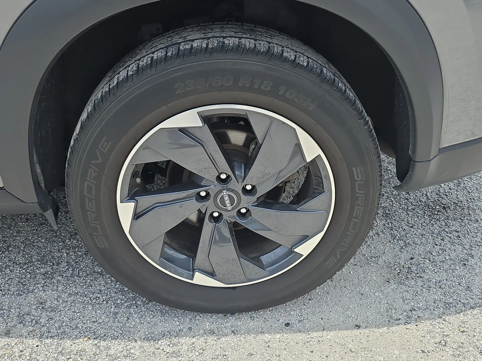 2024 Nissan Rogue SV photo 13