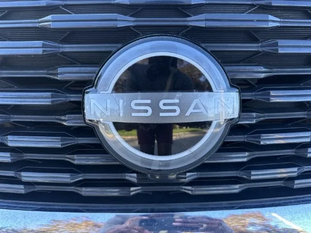 2023 Nissan Rogue SV photo 10