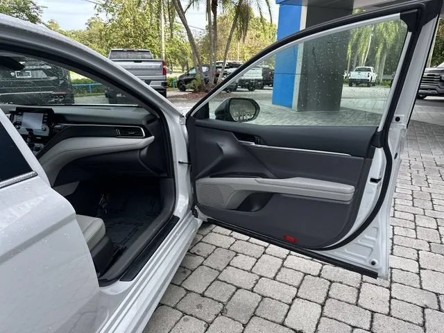 2024 Toyota Camry SE photo 23