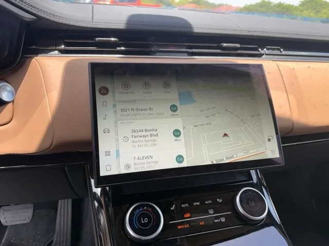 2023 Land Rover Range Rover Sport SE photo 7