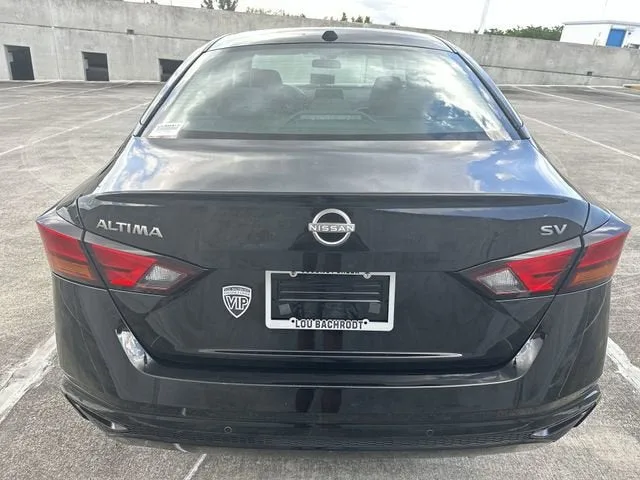 2024 Nissan Altima 2.5 SV photo 9