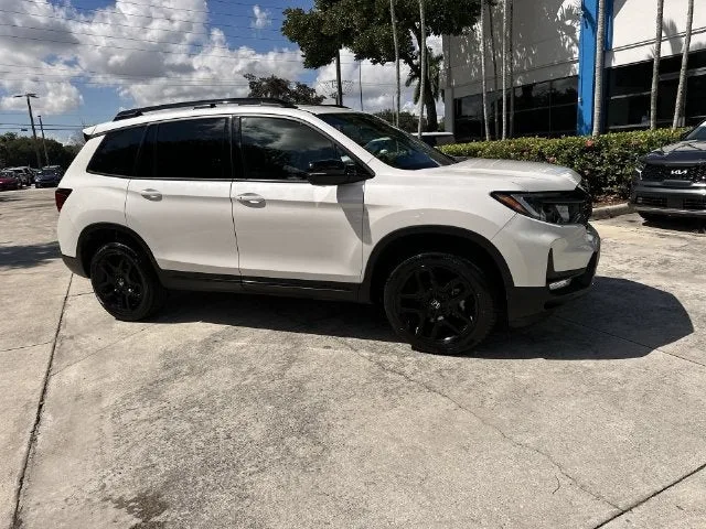 2024 Honda Passport Black Edition photo 15