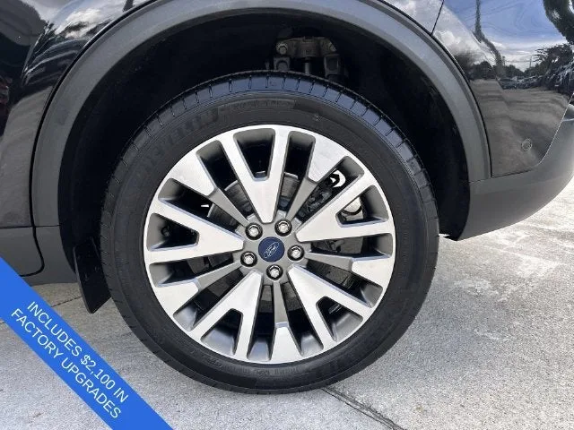 2021 Ford Escape Titanium photo 11