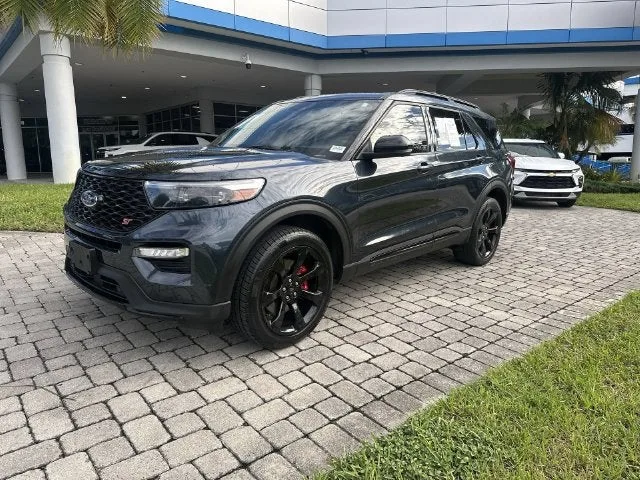 2023 Ford Explorer ST photo 21