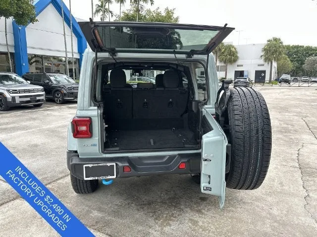 2024 Jeep Wrangler 4xe Sahara photo 28