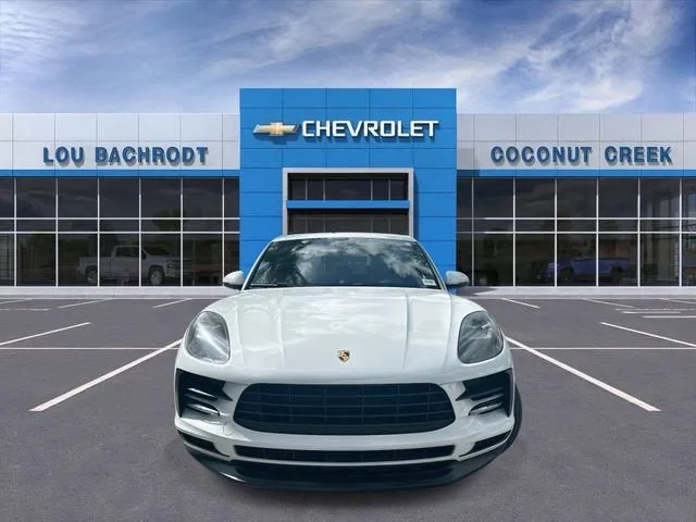 2020 Porsche Macan 4DR AWD photo 3