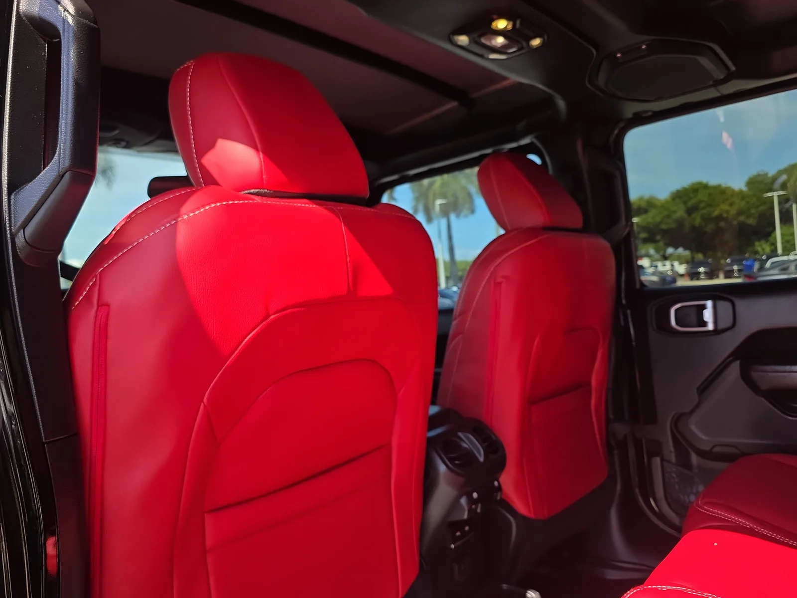 2020 Jeep Wrangler Unlimited Rubicon photo 14