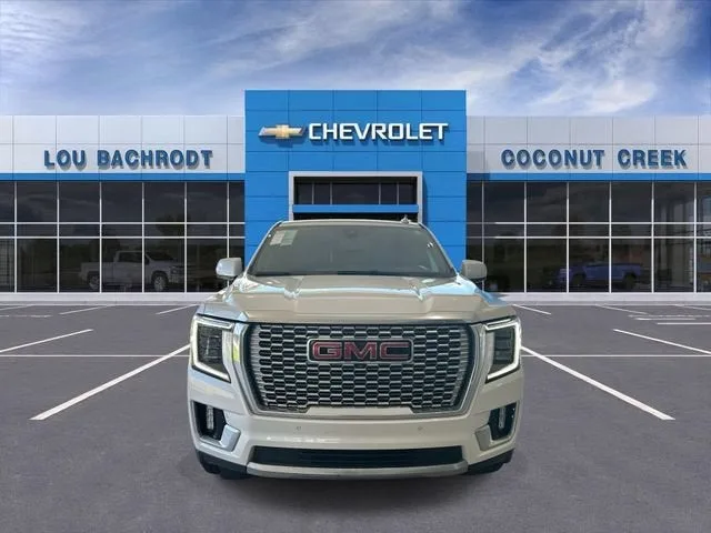 2022 GMC Yukon XL Denali photo 3