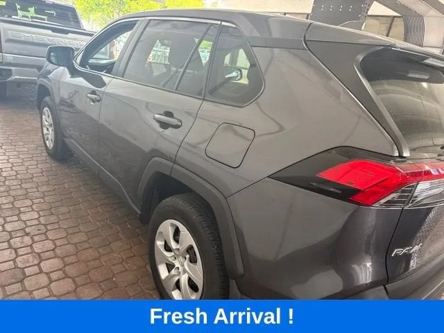 2024 Toyota RAV4 LE photo 14